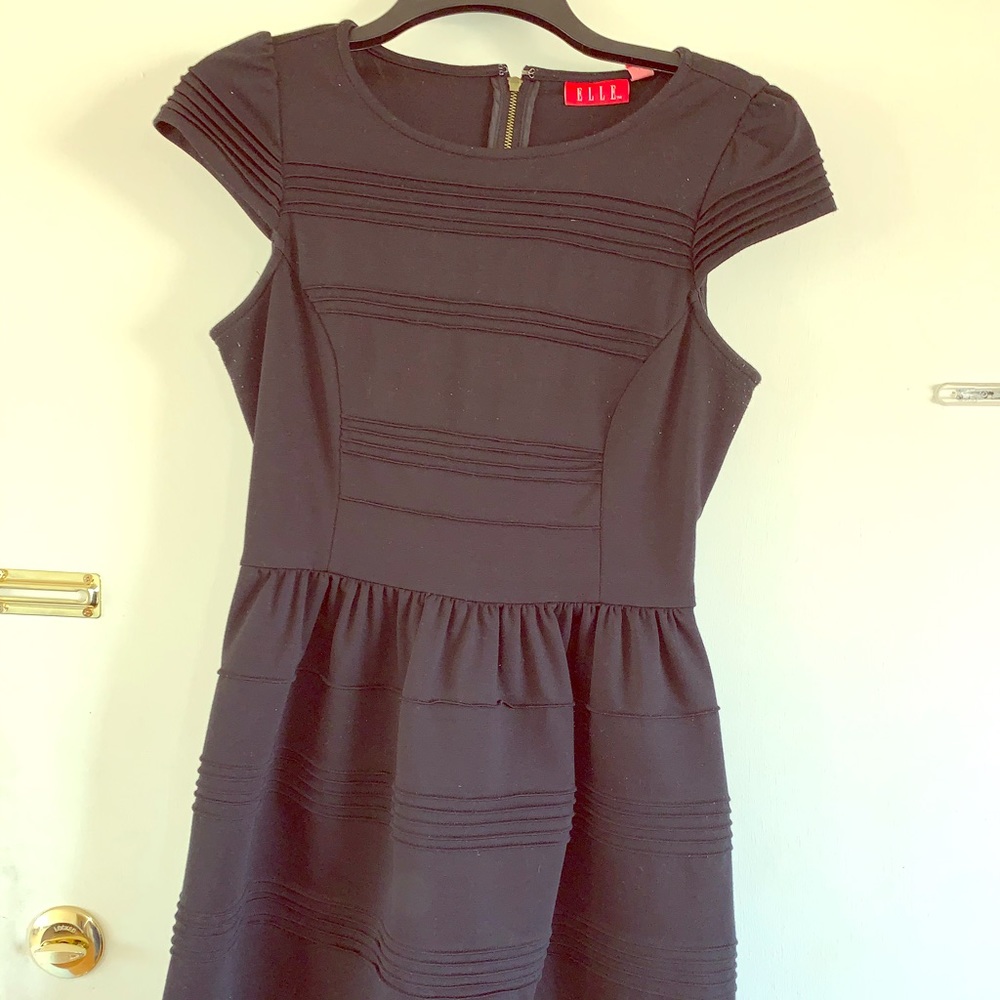 ELLE Dress size 6
